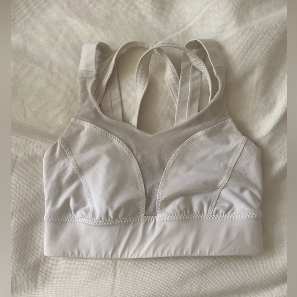 Lululemon Sports Bra (size 4) Luxtreme material. In amazing condition!